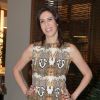 A atriz Maria Clara Gueiros escolheu um vestido com estampa animal print