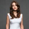 Luisa Arraes, que viverá a Laís na trama e fará par romântico com Chay Suede, apostou num vestido branco clássico