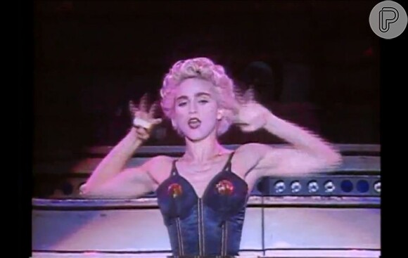 O bustiê de cetim com bicos dourados de "Open Your Heart", usado na turnê 'Who's That Girl Tour', em 1987, não podia ficar de fora e também estará na exposição