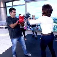 Fátima Bernardes brinca de praticar muay thai com Lair Rennó no 'Encontro'