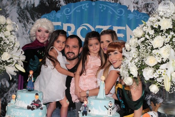 Luciano comemora o aniversário de 5 anos das filhas gêmeas, Isabella e Helena