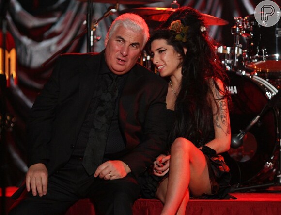Amy Winehouse e o pai eram muito próximos e agora Mitch mora no apartamento da filha