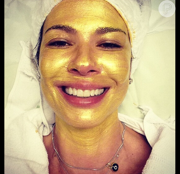 Certa vez, Luciana Gimenez chegou a fazer um tratamento facial com ouro e mel