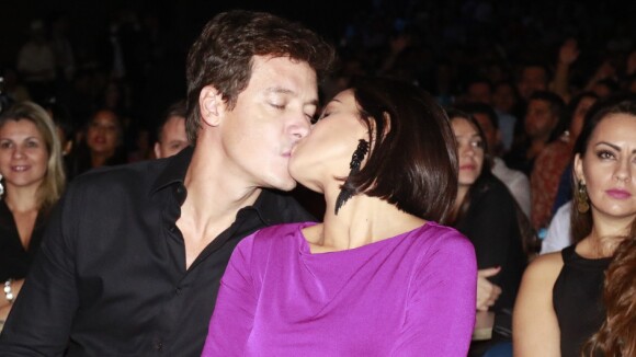 Rodrigo Faro beija a mulher, Vera Viel, em show do cantor Leonardo: 'Amamos'