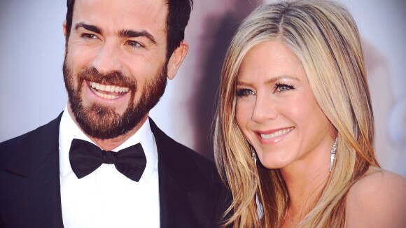 Jennifer Aniston rejeita acordo pré-nupcial proposto pelo noivo, Justin Theroux