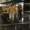 Fernanda Vasconcellos e Cássio Reis trocam carícias em estacionamento de shopping no Rio