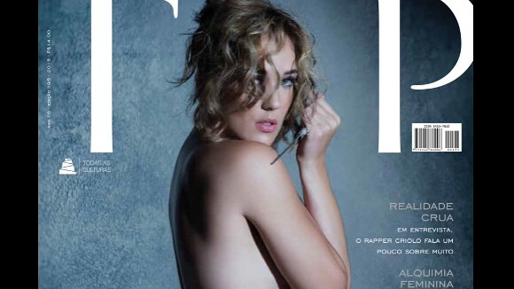 Adriana Birolli posa nua para capa de revista e recebe elogios de fãs: 'Gostosa'