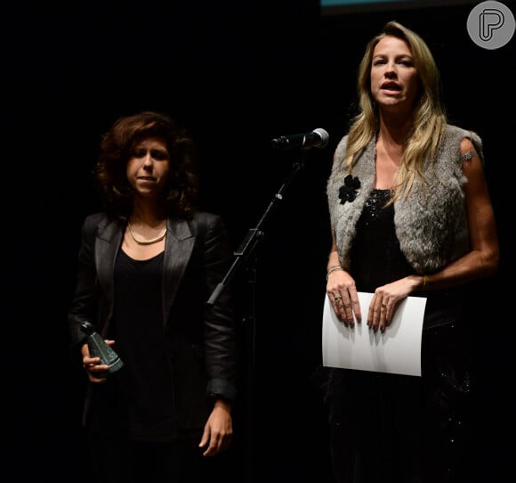 Luana Piovani é premiada em evento da Associação Paulista dos Críticos de Arte na categoria Melhor Espetáculo com Música para Crianças por 'Mania de explicação', produzido por ela