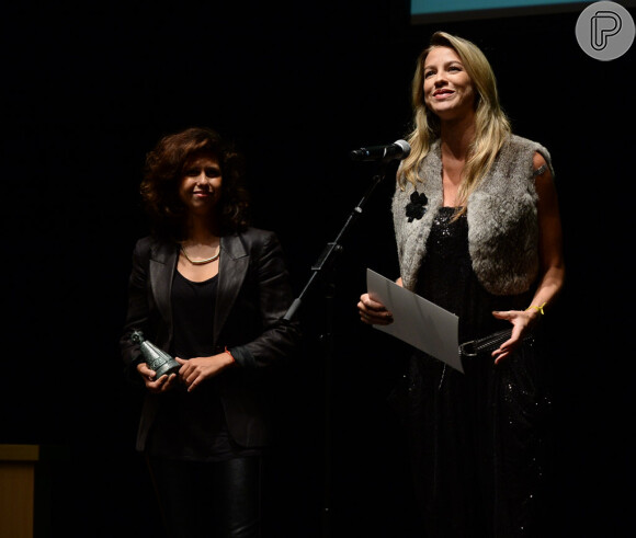 Luana Piovani é premiada em evento da Associação Paulista dos Críticos de Arte na categoria Melhor Espetáculo com Música para Crianças por 'Mania de explicação', em São Paulo, em 17 de março de 2015