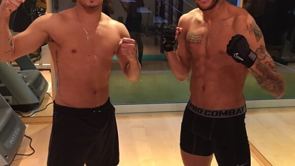 Neymar malha sem camisa, faz embaixadinhas e recebe elogios: 'Lindo'