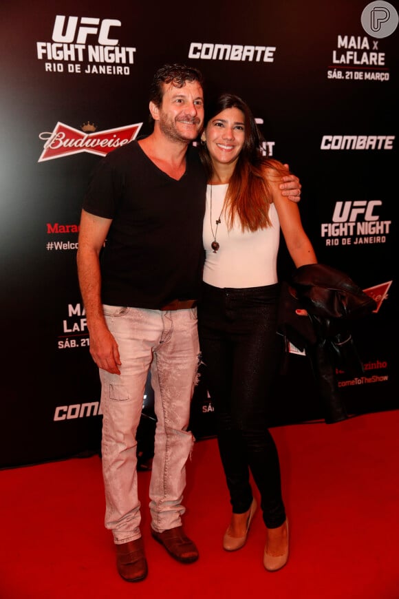 Roberto Birindelli e a mulher marcaram presença no evento UFC Rio 6