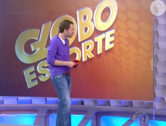 Tiago Leifert encontrou uma mosca 'gigante' no telão no 'Globo Esporte'