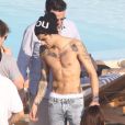 Em maio de 2014, Zayn Malik e o restante da banda One Direction desembarcou no Brasil. Os rapazes foram fotografados em momentos de lazer na piscina do hotel em que estavam hospedados, no Rio
