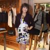 Grávida de quatro meses, Regiane Alves confere lançamento de coleção de roupas para gestantes em loja em São Paulo