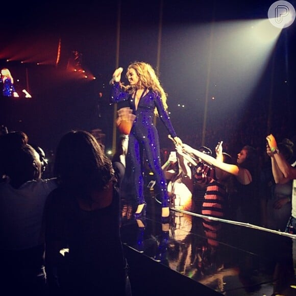 Beyoncé só libera fotos acima da barriga para a imprensa em seus shows da nova turnê