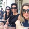 A atriz Leticia Spiller posta imagem em seu Facebook com Lisandra Souto e Antonia Frering durante gravação de 'Salve Jorge': 'Damas de negro'