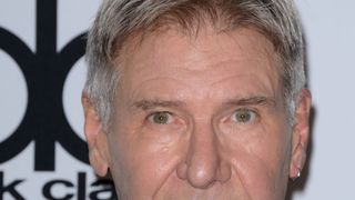 Harrison Ford tem alta hospitalar e já foi flagrado dirigindo, diz site