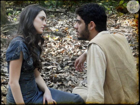 Miguel Rômulo é mais um ator a fazer par romântico com Isabelle Drummond. Eles formaram um casal em 'Cordel Encantado', exibida em 2011