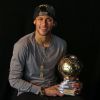Neymar recebeu o troféu Samba Gold, pela organização francesa Sambafoot, que consagra anualmente o melhor jogador brasileiro que atua na Europa