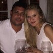 Ronaldo janta com a namorada, Celina Locks, e ganha declaração: 'Te amo'