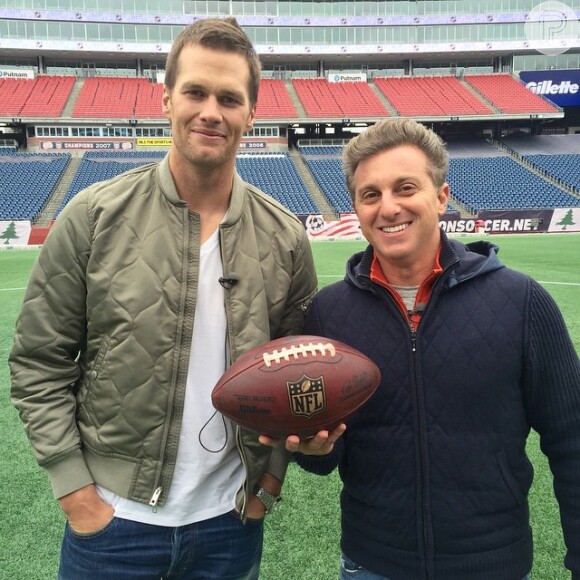 Luciano Huck grava com Tom Brady, em Boston, nos Estados Unidos, nesta quarta-feira, 8 de abril de 2015