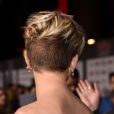 Scarlett Johansson exibe cabelos raspados em pré-estreia do filme 'Os Vingadores'. No longa, atriz vive Viúva Negra