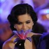 Na novela 'Flor do Caribe', Cristal (Moro Anghileri) enfrenta Ester (Grazi Massafera) na inauguração de bar