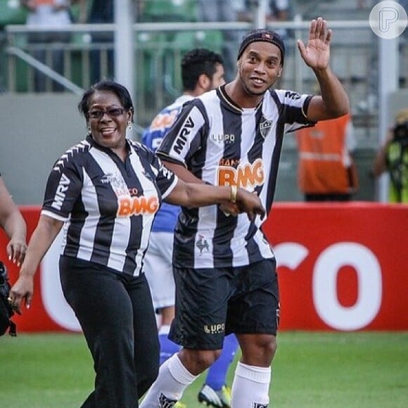 Ronaldinho Gaúcho, ex-jogador do Atlético-MG, vai se despedir dos gramados em maio