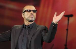 Cantor George Michael sofre acidente de carro e é hospitalizado