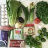 Gwyneth Paltrow compartilhou foto em sua conta de Twitter dos alimentos que conseguiu comprar: arroz, ovos, feijão, legumes e verduras