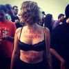 Ana Rios, de 'Malhação Sonhos', ousou em seu protesto pelo fim da violência contra a mulher