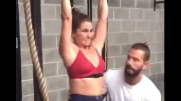 Giovanna Antonelli exibe barriga chapada durante treino de crossfit. Veja vídeo!