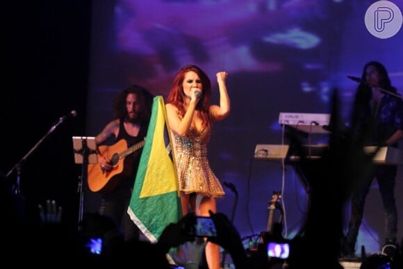 Dulce María apresentou as músicas do seu novo CD, 'Sin Fronteras'