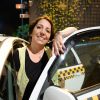Alice Borges é a taxista Tinoca, nascida e criada em Paraisópolis, na novela 'I Love Paraisópolis'