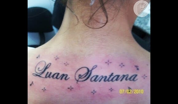 Fã tatua nome de Luan Santana nas costas