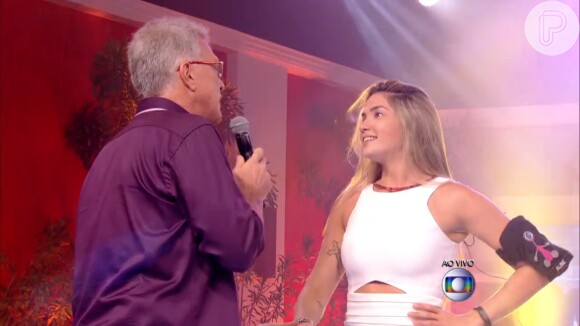 Em conversa com Pedro Bial no palco do programa, Aline disparou: 'Fernando vai sair casado e com R$ 1,5 milhão'