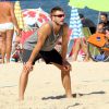 Rodrigo Hilbert joga vôlei de praia no Leblon, Zona Sul do Rio de Janeiro