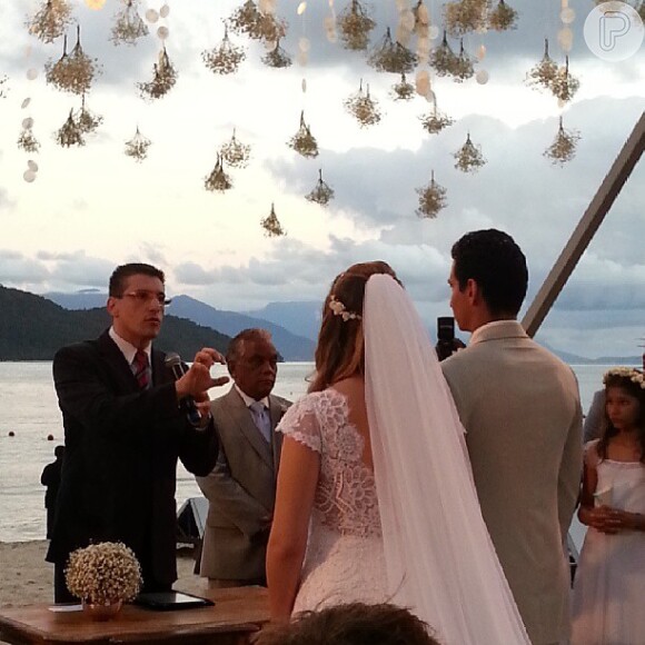 Ganso e a estudante Giovanna Costi se casaram no litoral de São Paulo