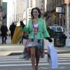 Danda (Tatá Werneck) faz compras e passeia feliz por Nova York, em 'I Love Paraisópolis'