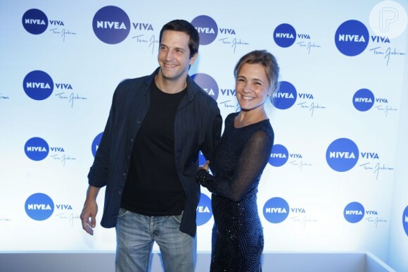 Adriana Esteves vai contracenar com o marido, Vladimir Brichta, no cinema, segundo coluna em 29 de maio de 2013