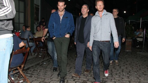 Bradley Cooper e elenco de 'Se Beber, Não Case' curtem noite na Lapa, no Rio
