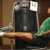 Zagueiro Thiago Silva malha perna em treino