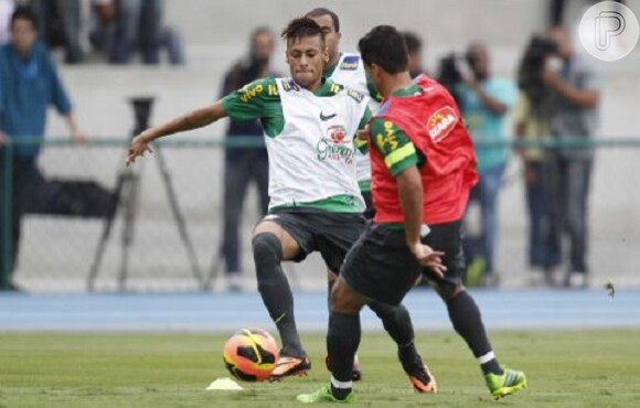 Neymar também treinou com a Seleção Brasileira na quarta-feira, 29 de maio de 2013