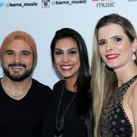 Amanda, do 'BBB15', vai a show de Zezé Di Camargo e Luciano e tieta cantor