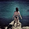 Cleo Pires mostrou mais uma vez a boa forma ao posar de biquíni na Grécia. 'Exigências de perfeição limitam a capacidade do indivíduo de funcionar dentro de si mesmo', escreveu a artista na legenda da foto compartilhada em seu Instagram
