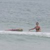 Fernanda de Freitas levou um tombão na praia da Barra da Tijuca, no Rio de Janeiro, enquanto praticava stand up paddle na manhã deste sábado, 23 de maio de 2015