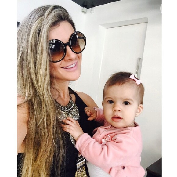 Os seguidores de Mirella Santos no Instagram acharam a filha, Valentina, parecida com o pai, Wellington Muniz, o Ceará