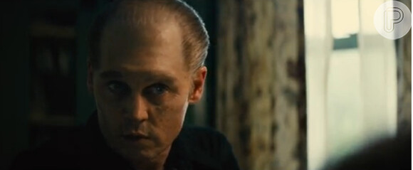 Johnny Depp aparece irreconhecível na pele do lendário mafioso Whitey Bulge, no filme 'Black Mass'