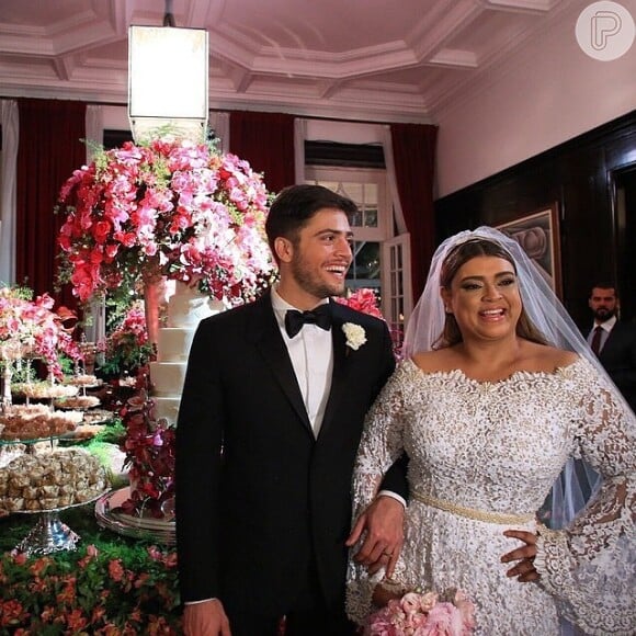 Preta Gil e Rodrigo Godoy tiveram sete horas de casamento. Thiaguinho chegou apenas para a festa