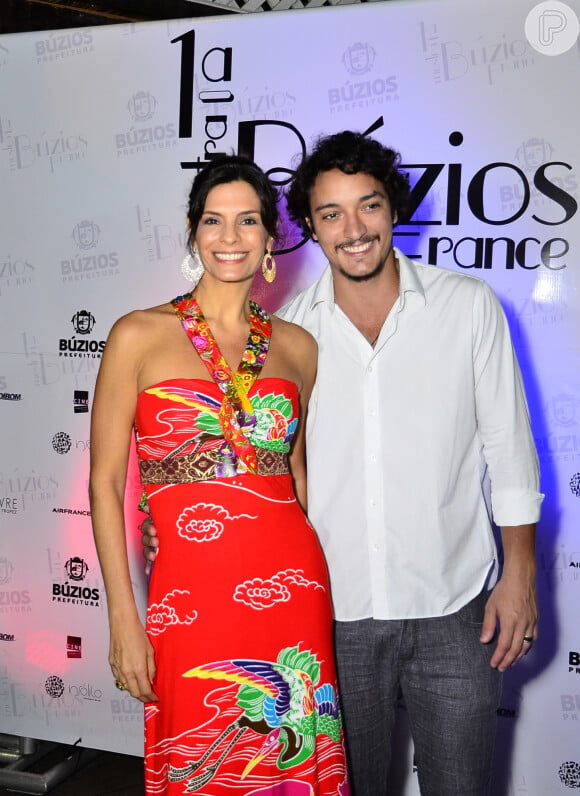 Helena Ranaldi terminou o namoro com o ator Allan Souza, iniciado em junho de 2014, em março deste ano
